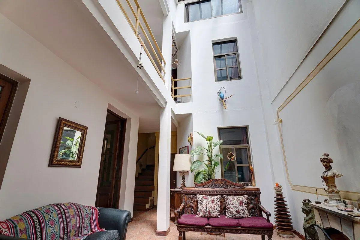 HERMOSA CASA LOTE PROPIO 6 AMB.- VENTA / MONSERRAT 8
