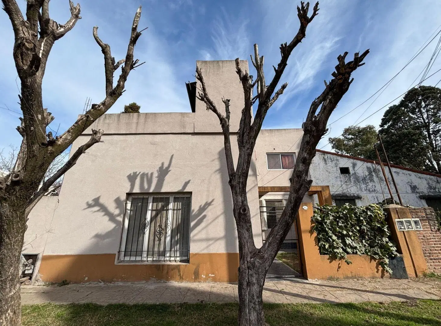 VENTA - CASA MULTIFAMILIAR - MALVINAS ARGENTINAS 5
