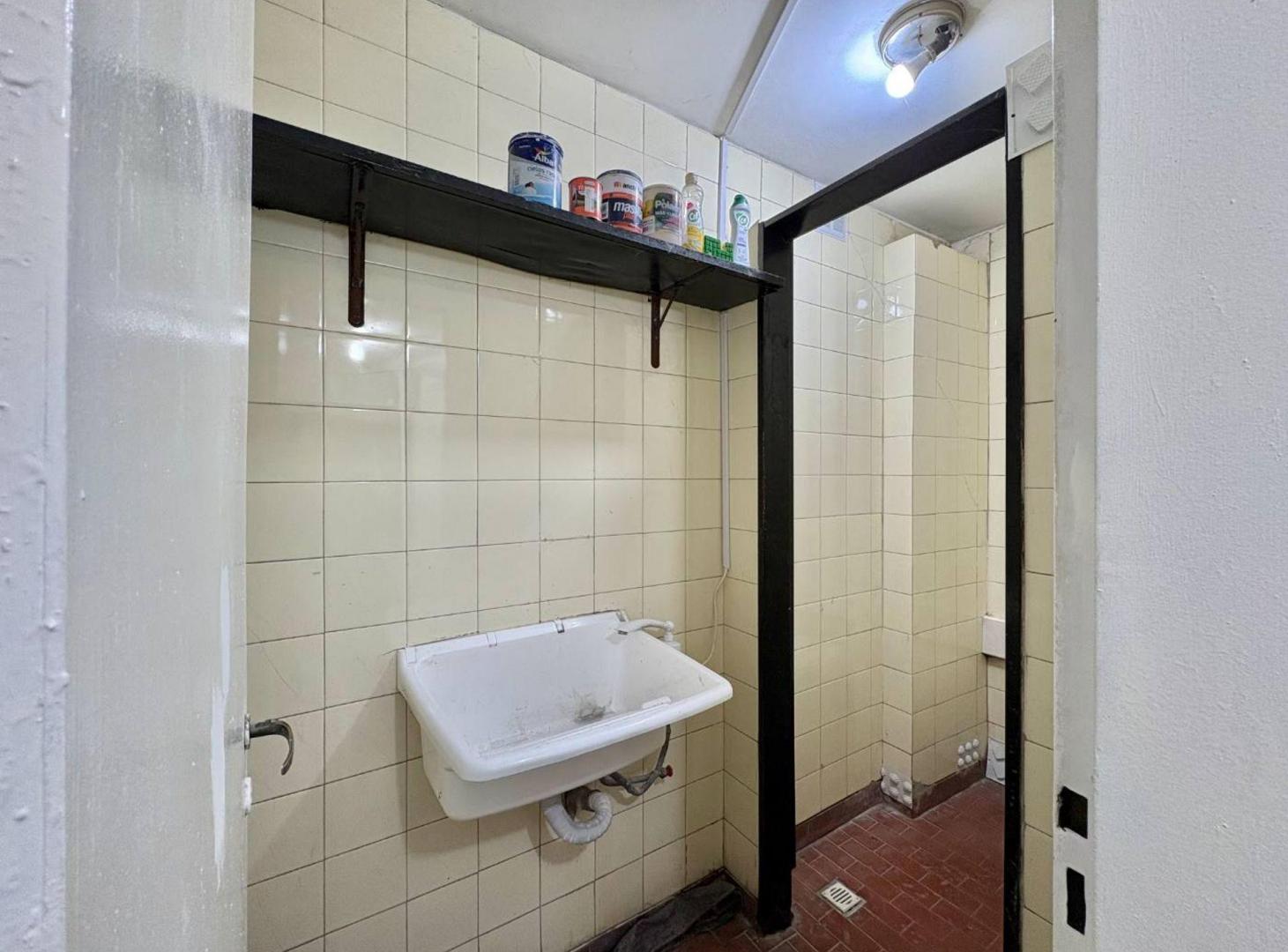 Foto de VENTA LOCAL SOBRE EXCELENTE AVENIDA, imagen 5