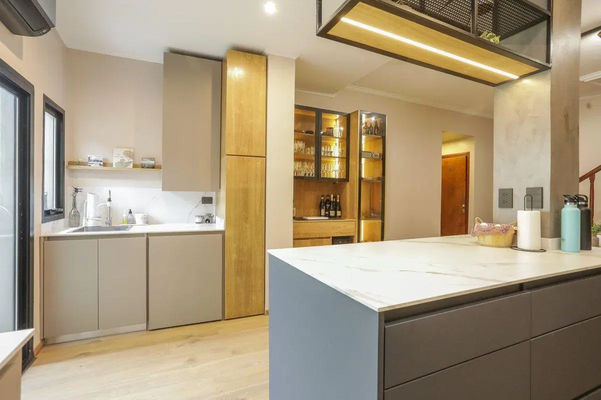 VENTA CASA 4 AMBIENTES C/ JARDIN Y COCH CARAPACHAY 5