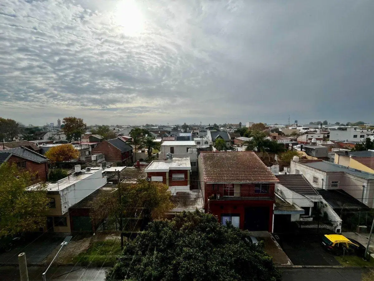 Venta 2 ambientes con balcon al frente 5