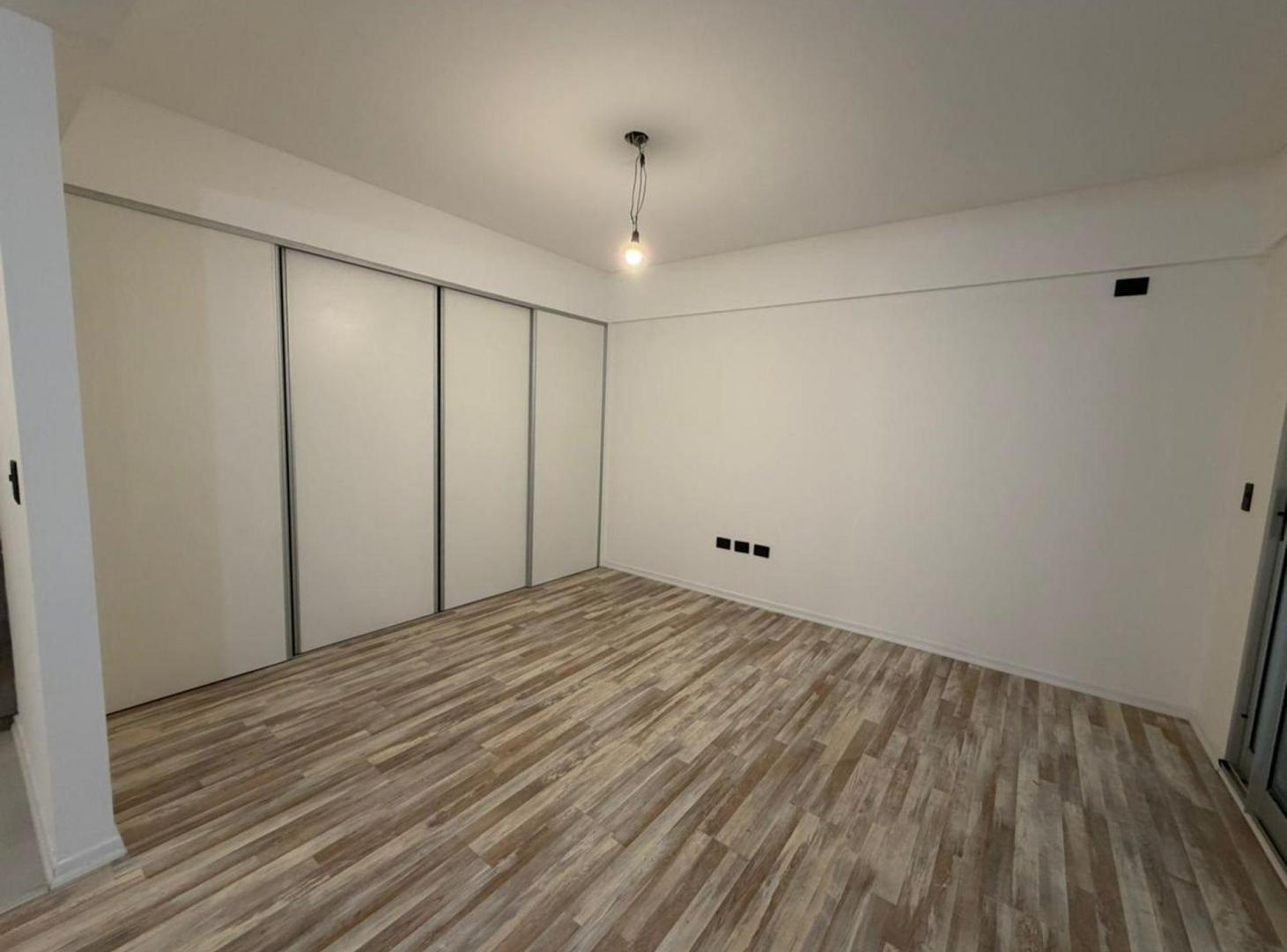 Foto de VENTA AMPLIO 2 AMB A ESTRENAR EN RECOLETA, imagen 1