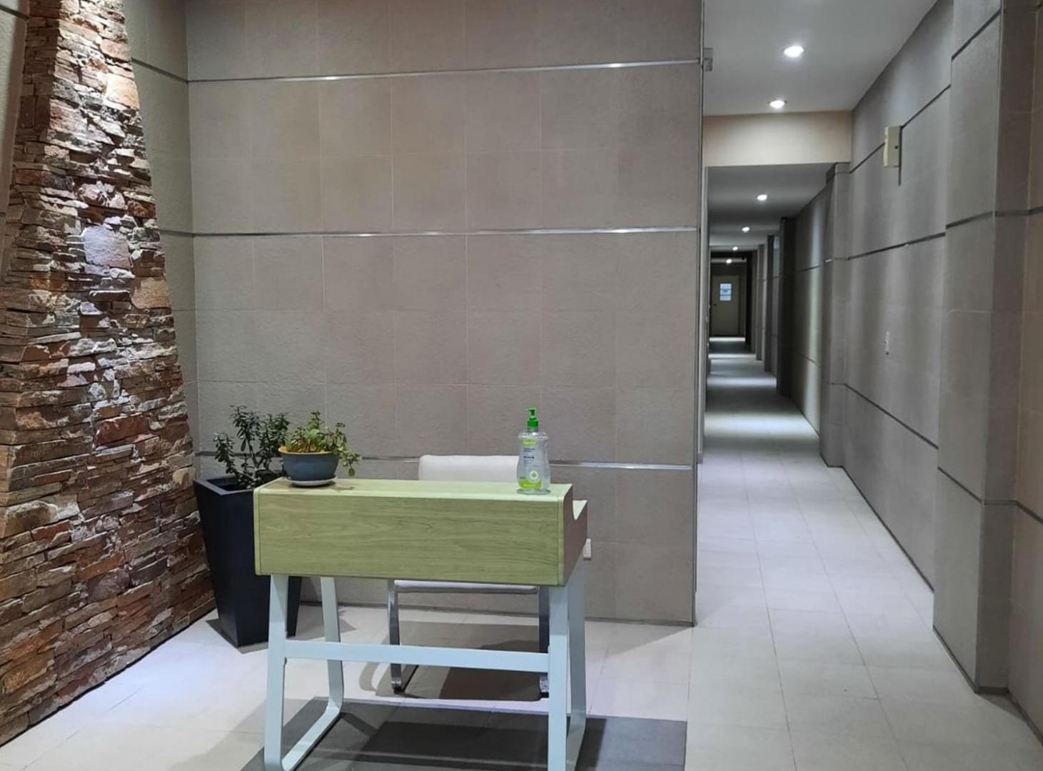 Foto de DEPARTAMENTO MONOAMBIENTE C/PATIO SANTOS LUGARES, imagen 2