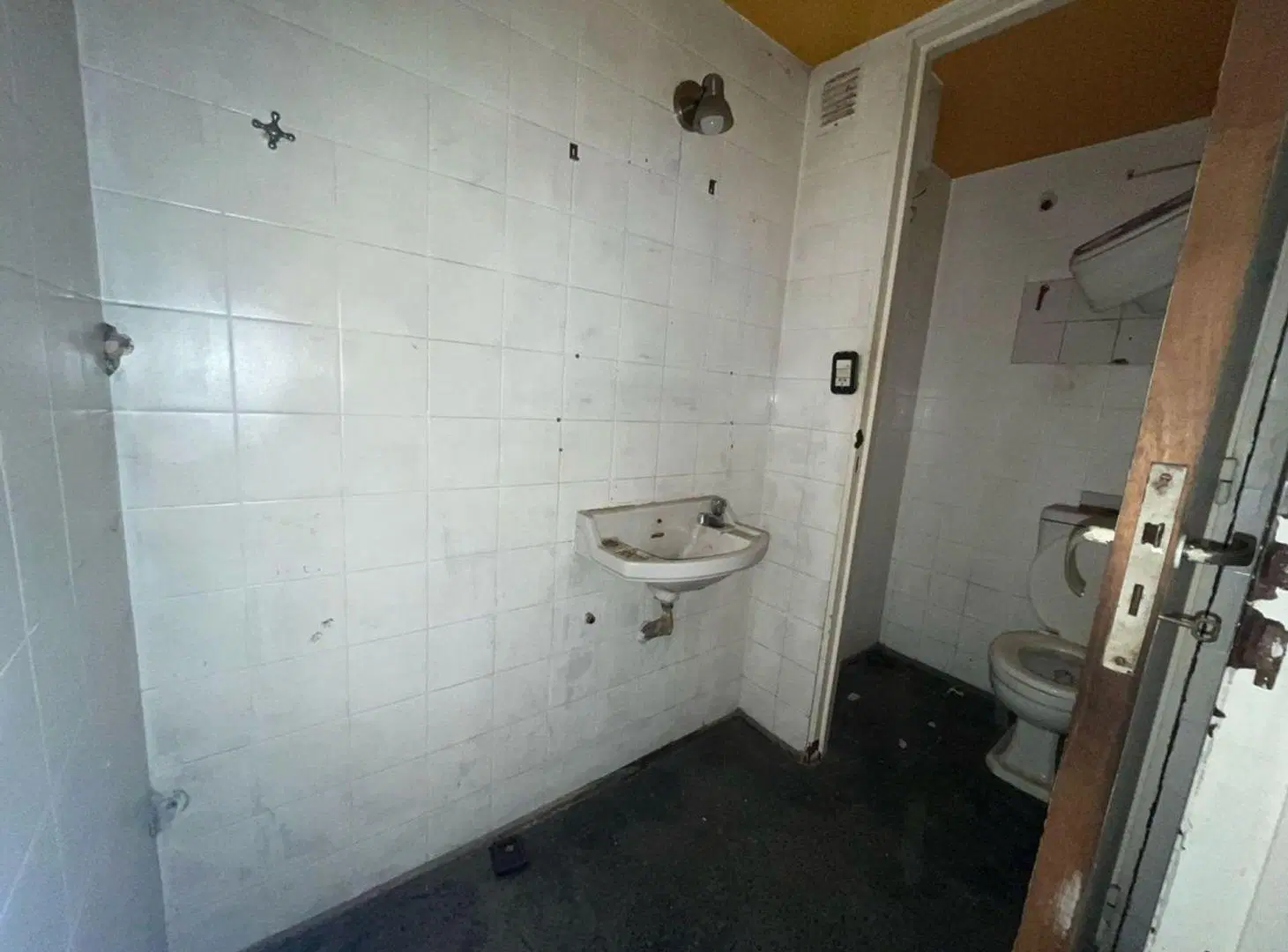 VENTA LOCAL COMERCIAL A LA CALLE 3