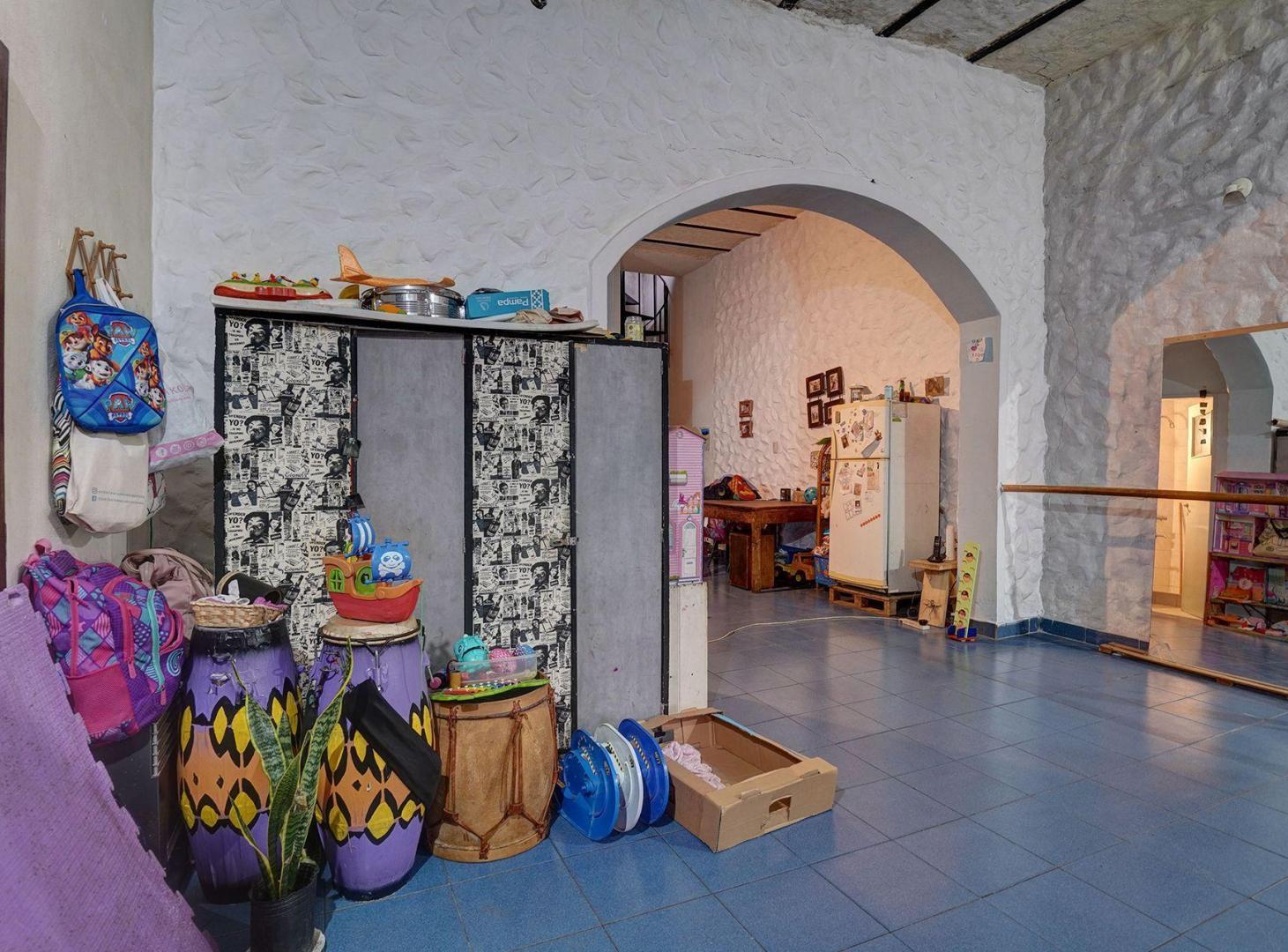 Foto de Venta Casa 4 ambientes Parque Chacabuco, imagen 1
