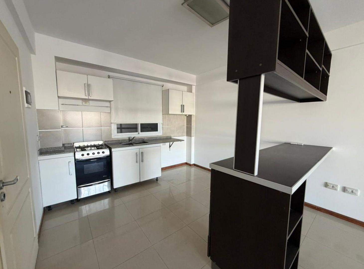 Foto de VENTA AMPLIO MONOAMBIENTE - UBICACION ESTRATEGICA, imagen 5
