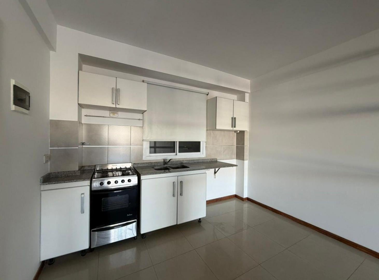 Foto de VENTA AMPLIO MONOAMBIENTE - UBICACION ESTRATEGICA, imagen 2