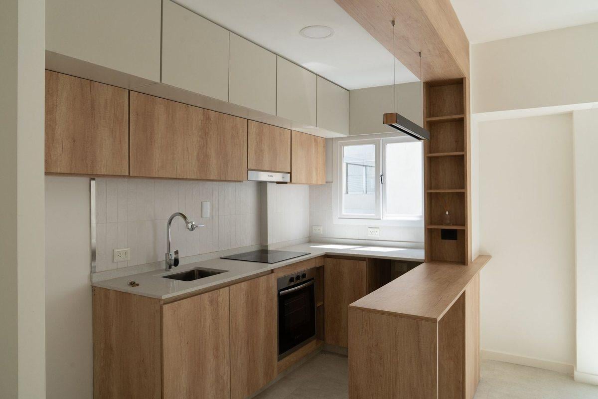 Foto de VENTA DEPTO. 2 AMB A NUEVO EN SAN TELMO PISO ALTO, imagen 3