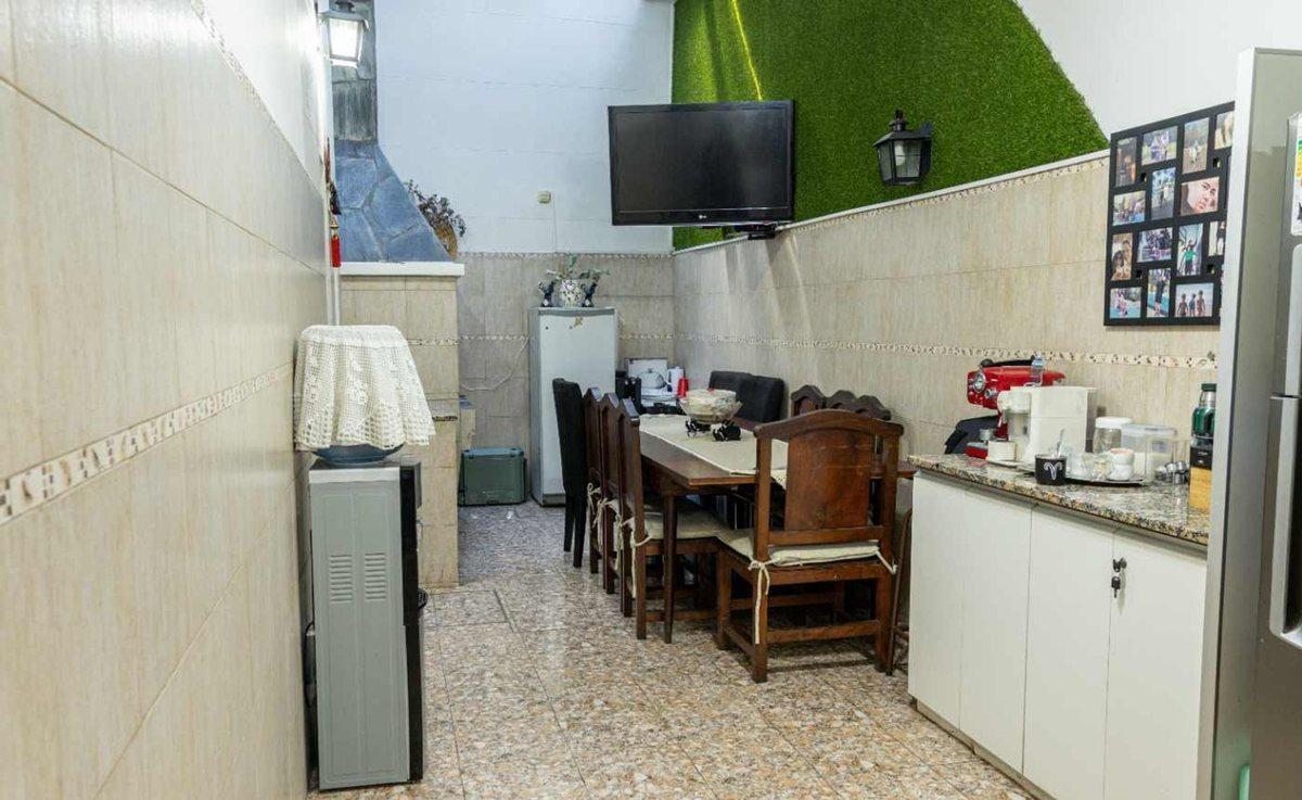 Foto de Venta casa 5 ambientes con terraza y pileta!, imagen 4