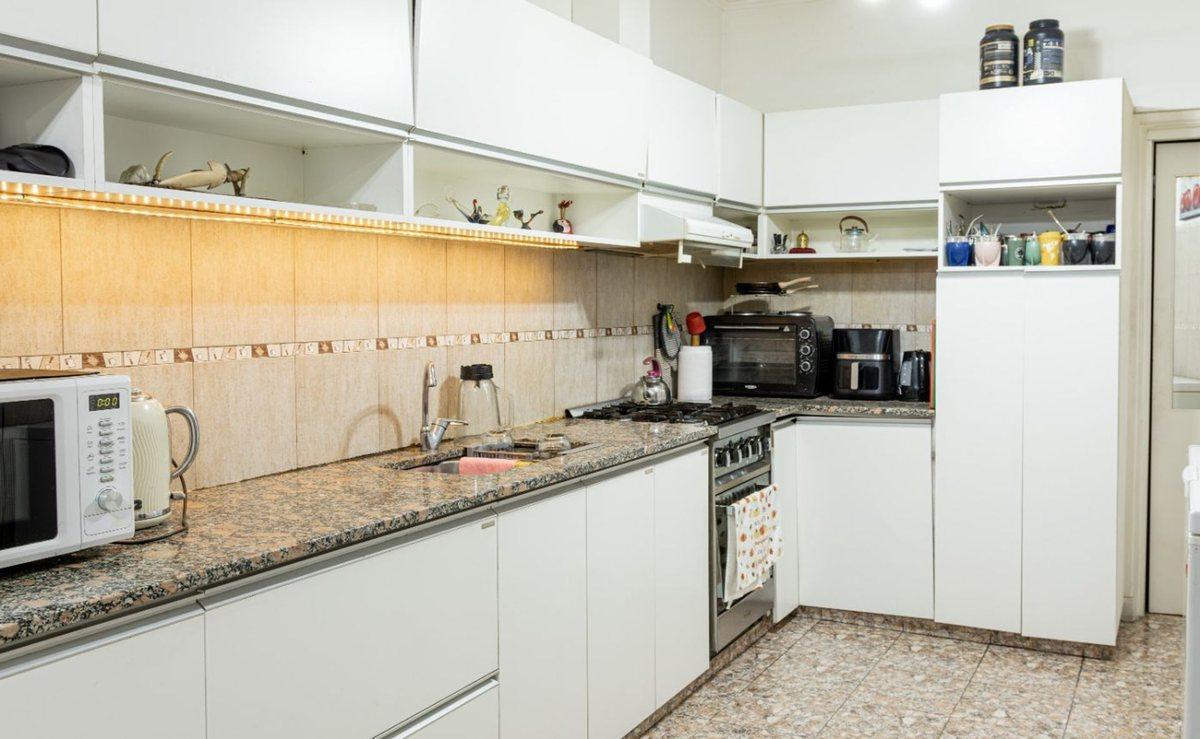Foto de Venta casa 5 ambientes con terraza y pileta!, imagen 3