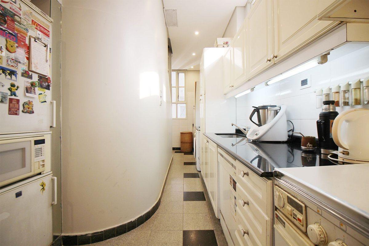 Foto de Venta piso 5 ambientes con dependencia!, imagen 4