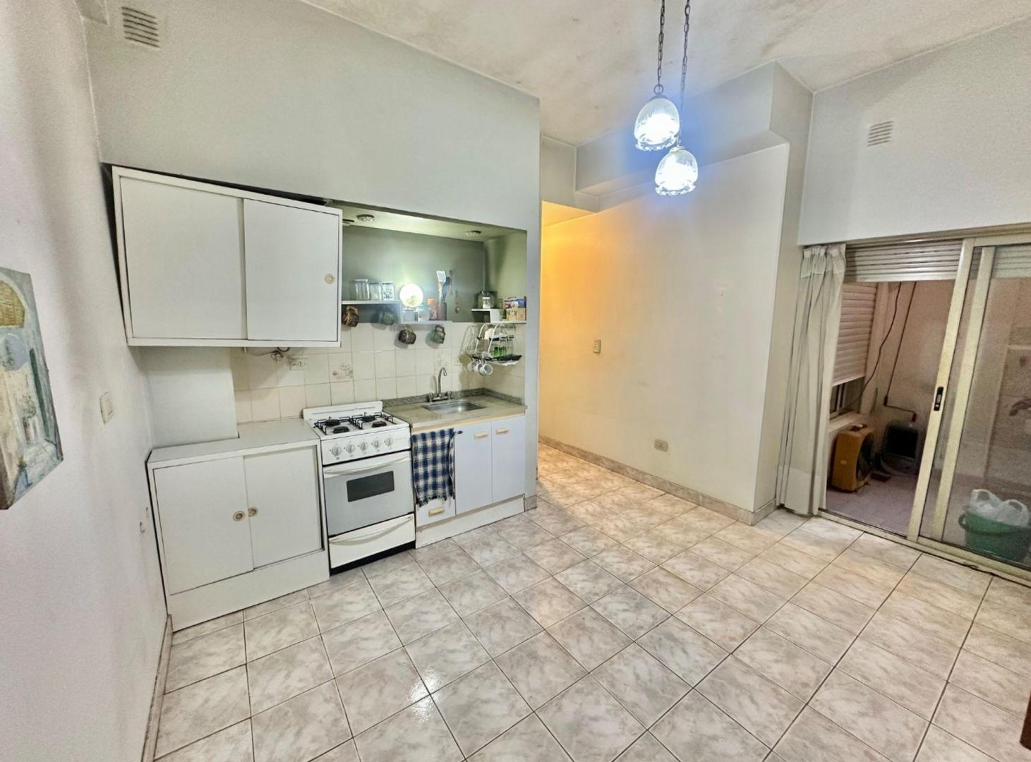 Foto de Venta departamento 2 ambientes PB con patio!, imagen 2