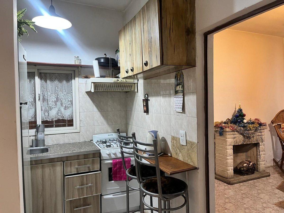 Foto de VENTA CASA CON PATIO JARDIN Y COCHERA, imagen 3