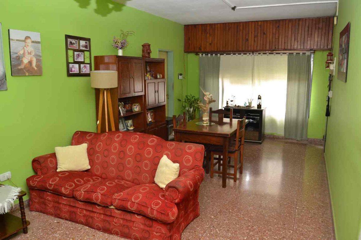 Foto de VENTA CASA AMBIENTES CON JARDIN EN I.CASANOVA, imagen 1