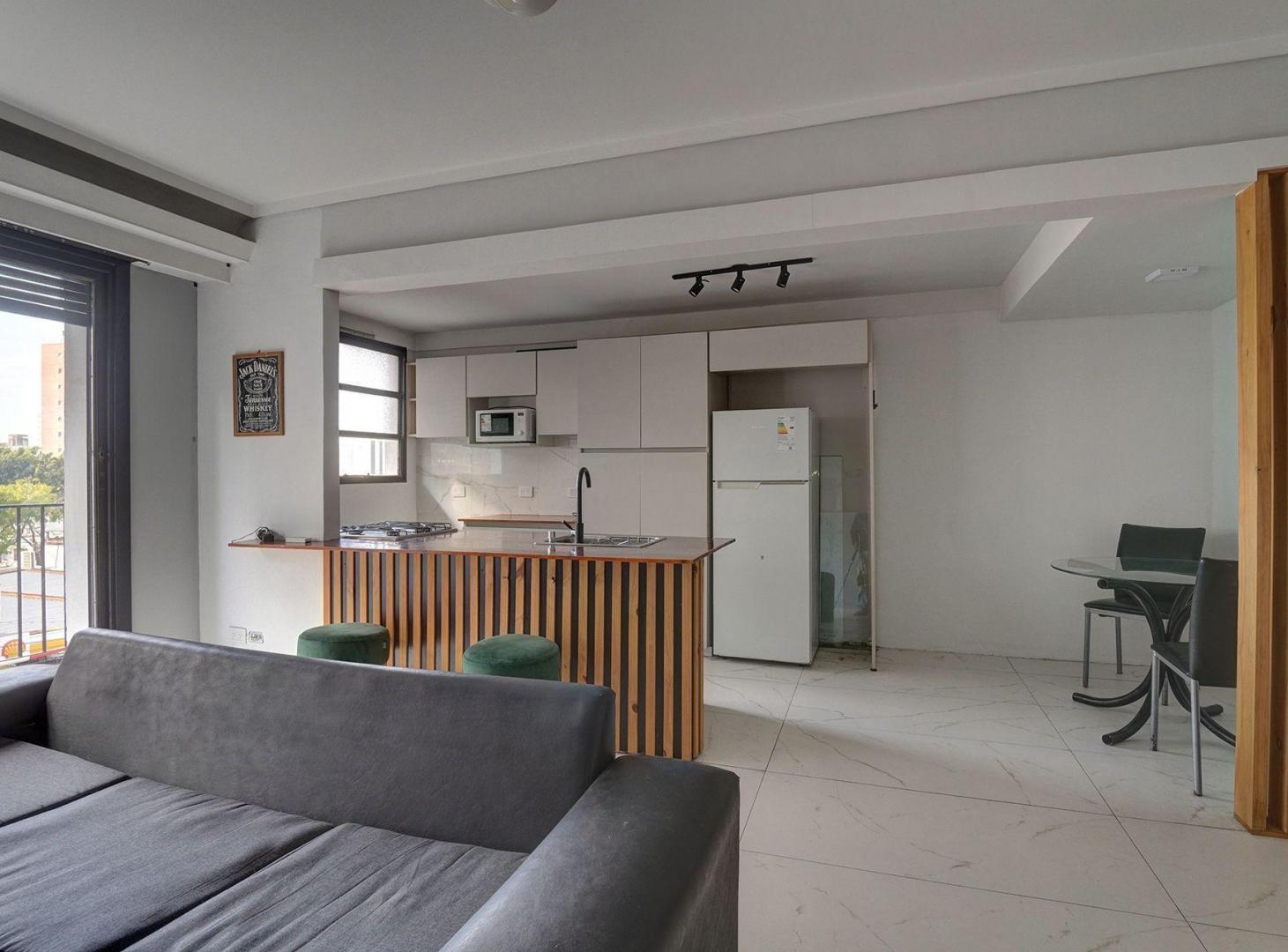 Foto de DEPTO 2 AMB C/ BALCÓN Y BAULERA- VENTA / FLORES, imagen 2