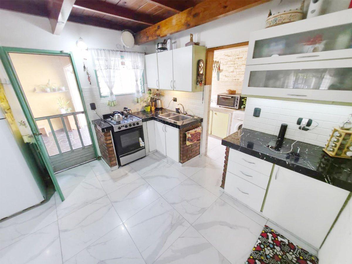 Foto de VENTA CASA + PATIO, QUINCHO, PILETA PALOMAR BS.AS, imagen 2