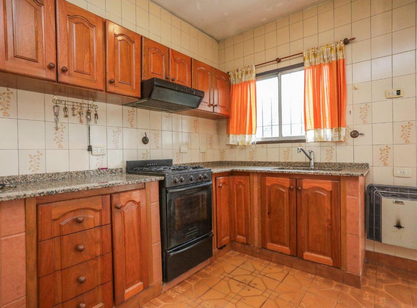 Foto de VENTA CASA 4 AMB. A/REFACCIONAR EN SAN MARTIN, imagen 4