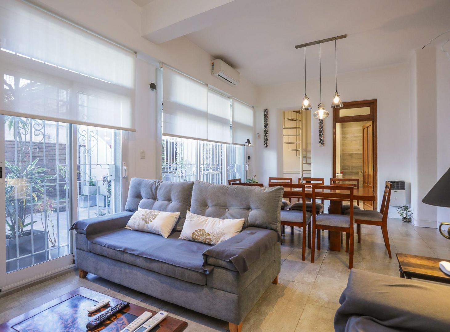 Foto de VENTA CASA 4 AMB C/PATIO, QUINCHO TERRAZA CASEROS, imagen 1