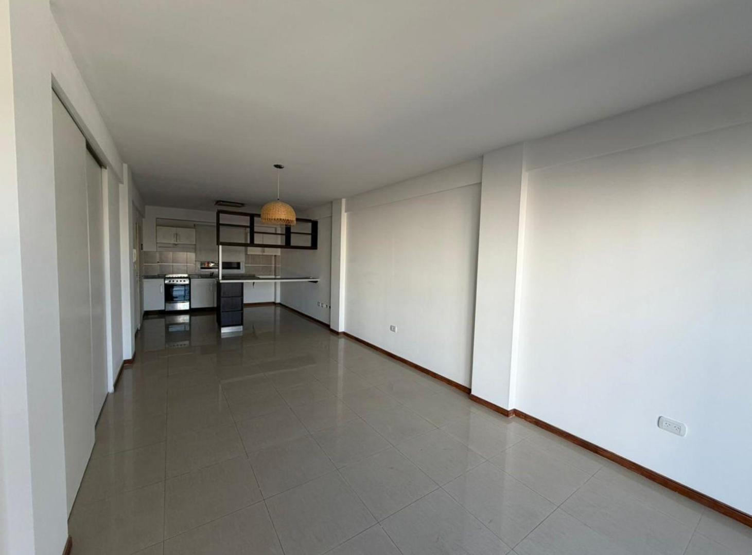 Foto de VENTA AMPLIO MONOAMBIENTE - UBICACION ESTRATEGICA, imagen 2