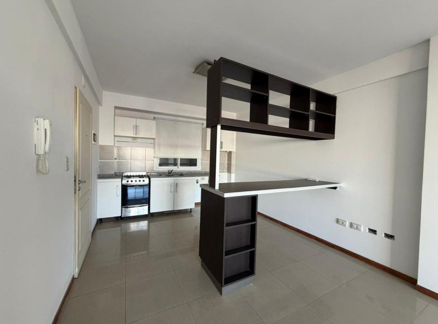 Foto de VENTA AMPLIO MONOAMBIENTE - UBICACION ESTRATEGICA, imagen 5