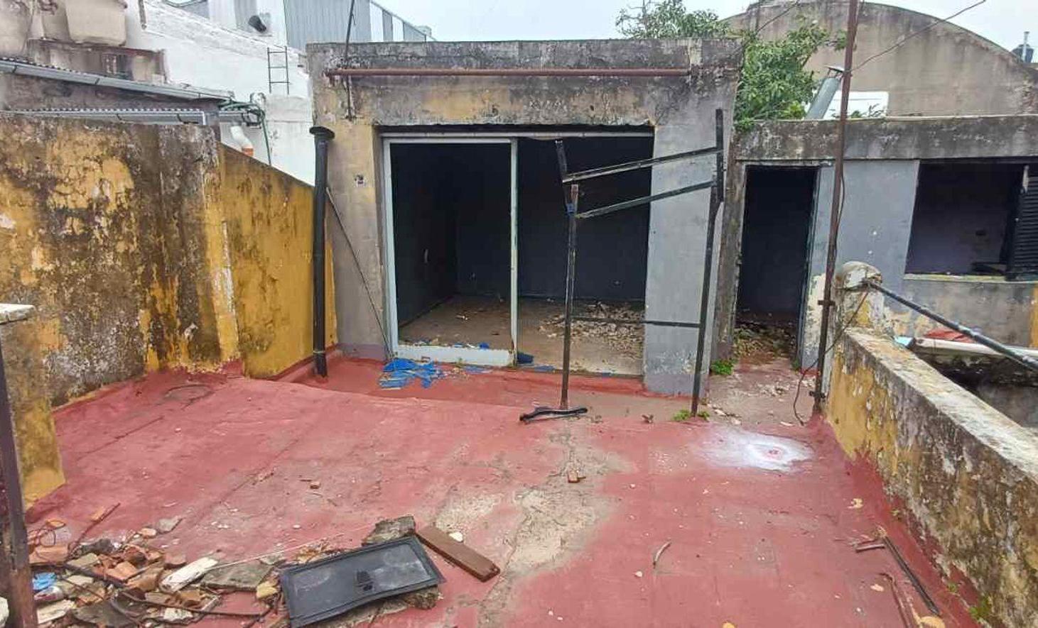 Foto de VENTA PH A REFACCIONAR 3 AMBIENTES TERRAZA FLORES, imagen 1