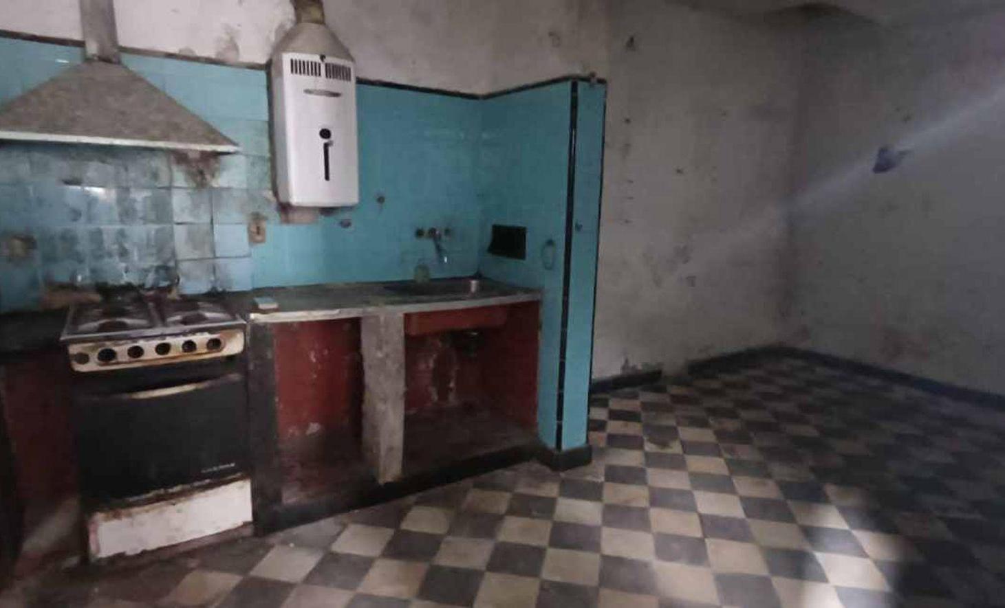 Foto de VENTA PH A REFACCIONAR 3 AMBIENTES TERRAZA FLORES, imagen 2