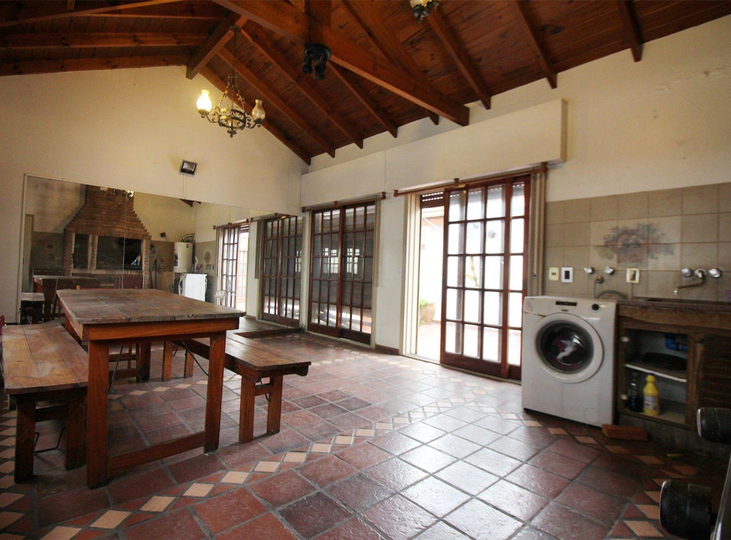 Foto de Casa 5 amb duplex con local Venta Saavedra, imagen 4