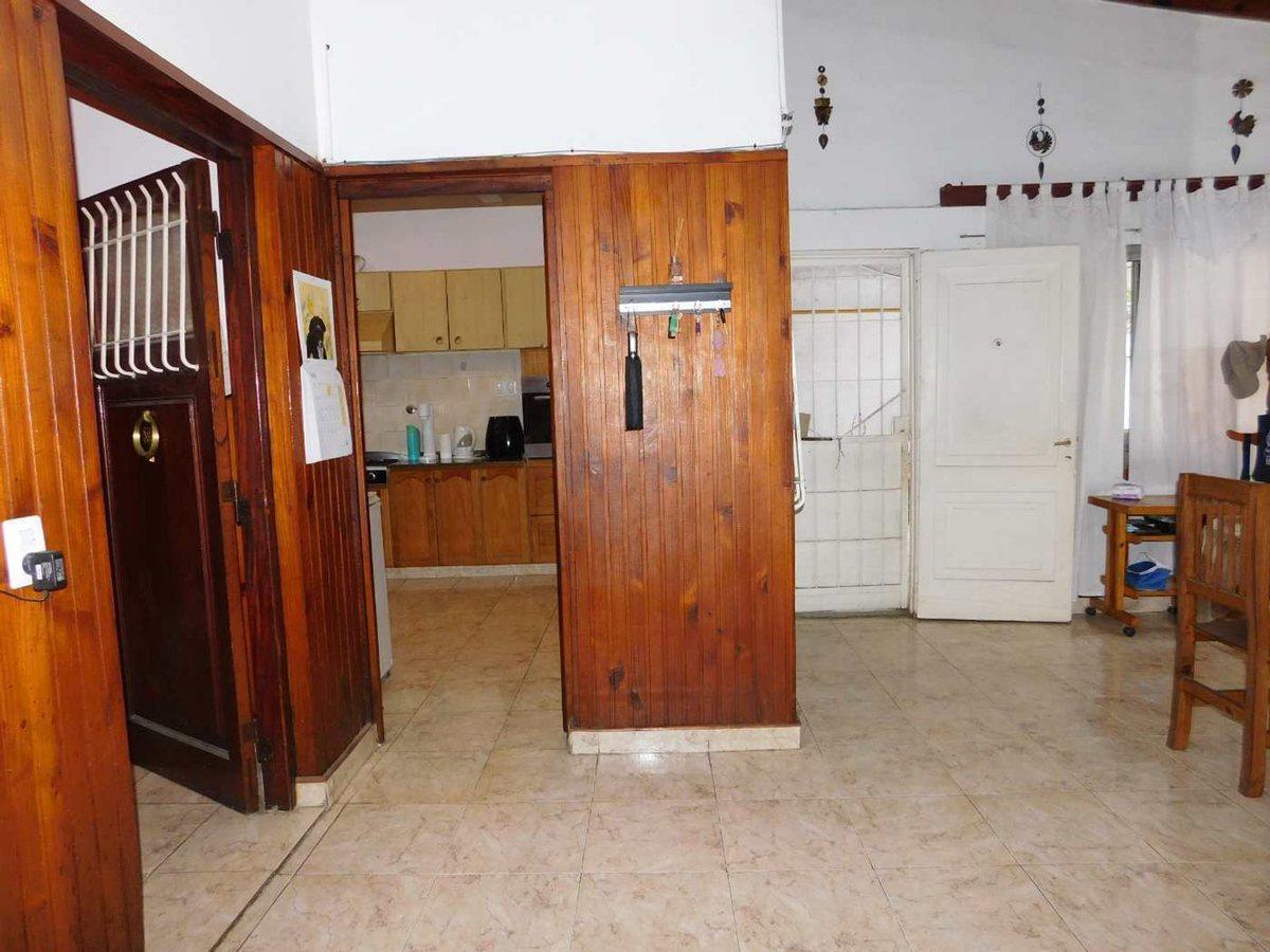 Foto de VENTA PH 3 AMB, LOCAL, TERRAZA, JARDÍN- HURLINGHAM, imagen 4