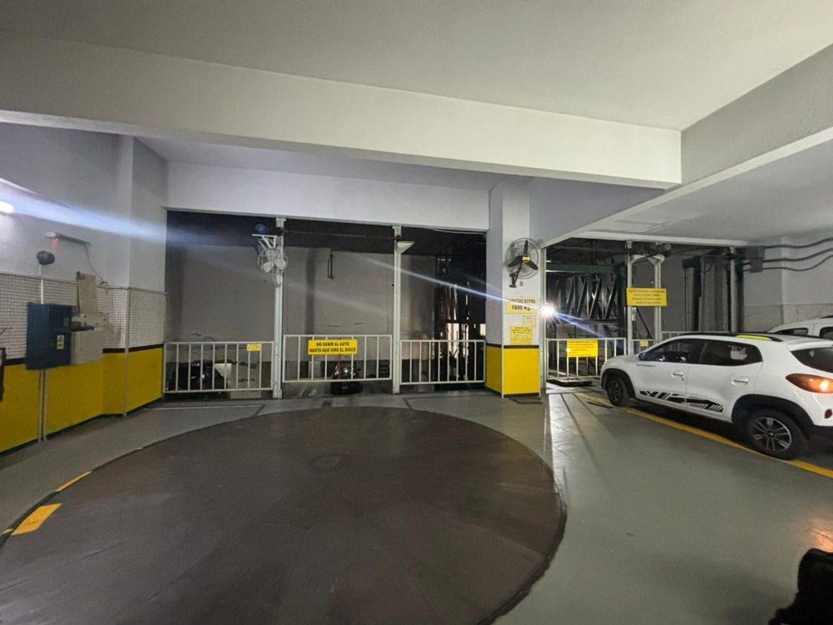 Foto de VENTA - COCHERA - EN PLENO MICROCENTRO, imagen 2