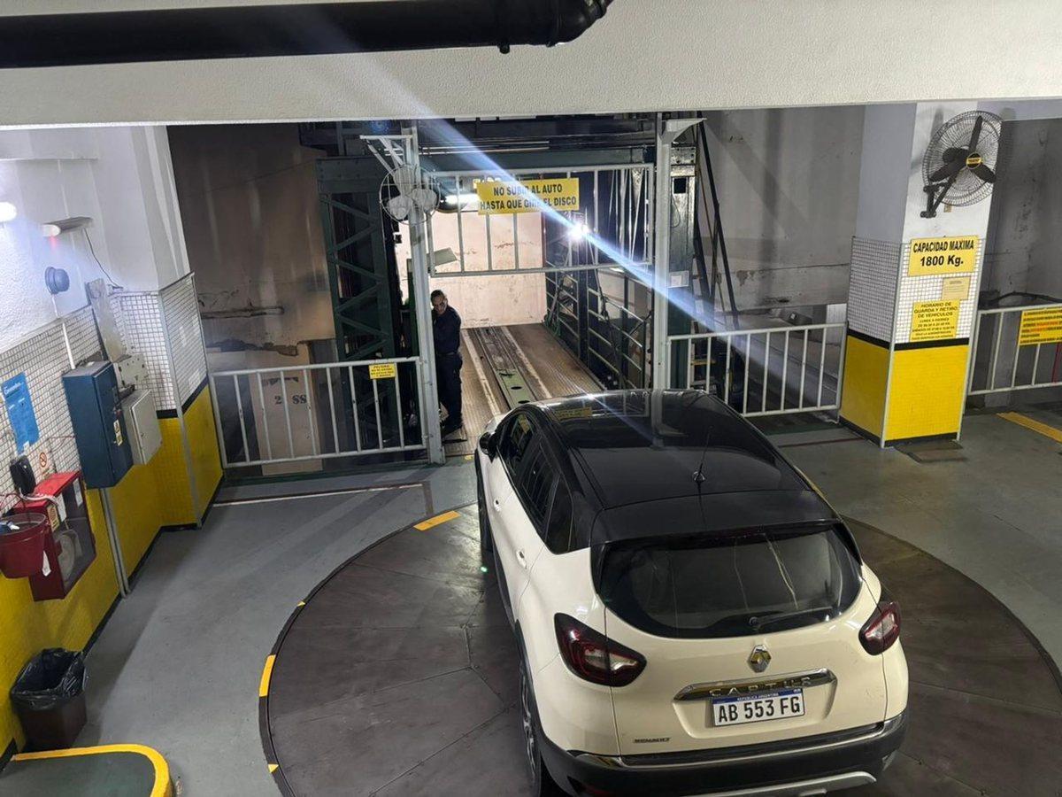 Foto de VENTA - COCHERA - EN PLENO MICROCENTRO, imagen 5
