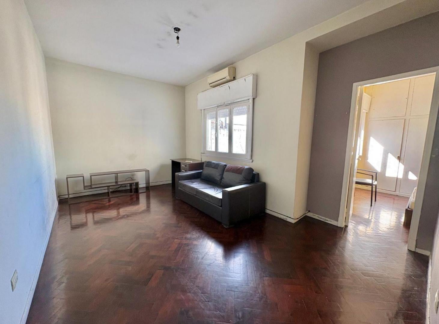 Foto de VENTA 2 AMBIENTES EN BOEDO - 3ER PISO POR ESCALERA, imagen 4