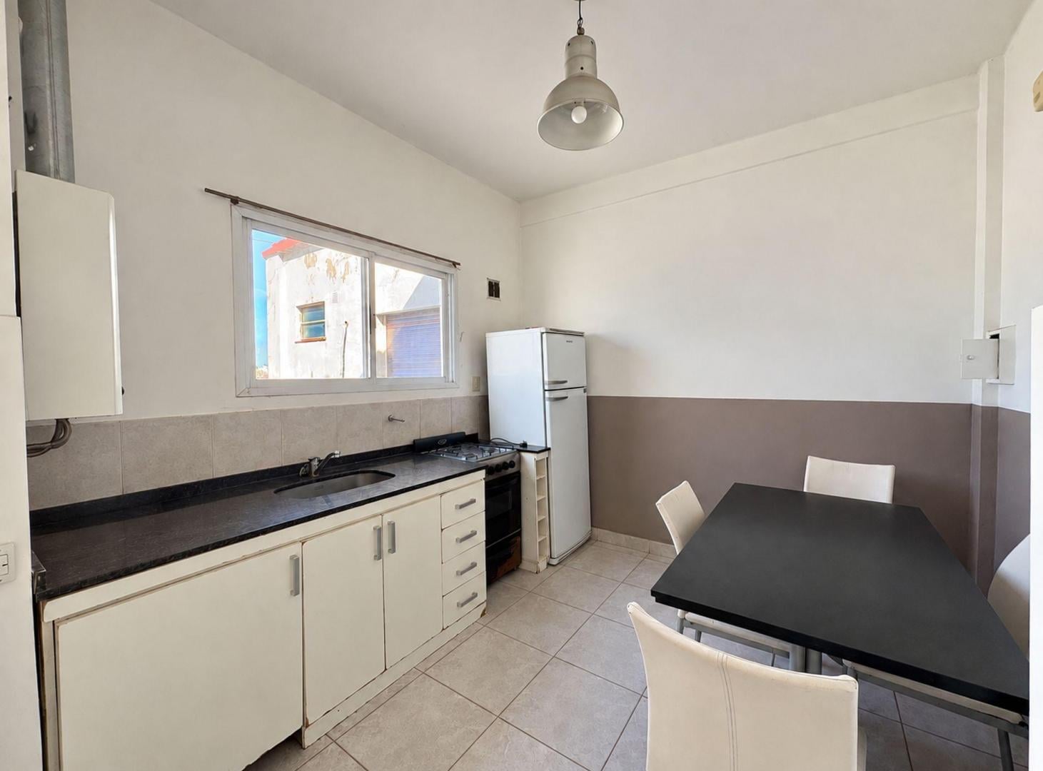 Foto de VENTA 2 AMBIENTES EN BOEDO - 3ER PISO POR ESCALERA, imagen 1