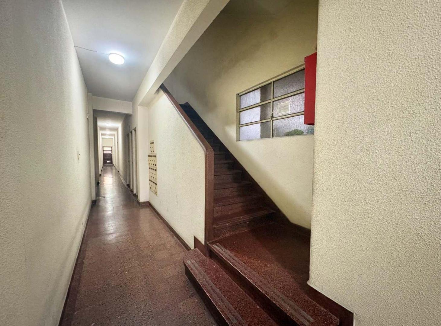 Foto de VENTA 2 AMBIENTES EN BOEDO - 3ER PISO POR ESCALERA, imagen 5