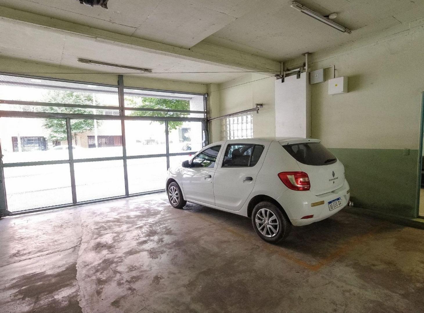 Foto de TRES AMBIENTES SEMIPISO COCHERA BAULERA URQUIZA, imagen 5