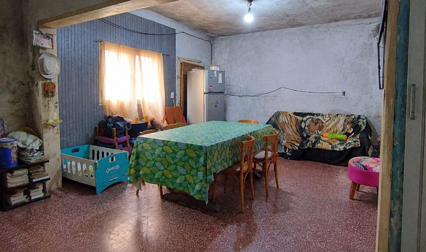 Foto de VENTA CASA A REFACCIONAR CON TERRENO VILLA DE MAYO, imagen 3