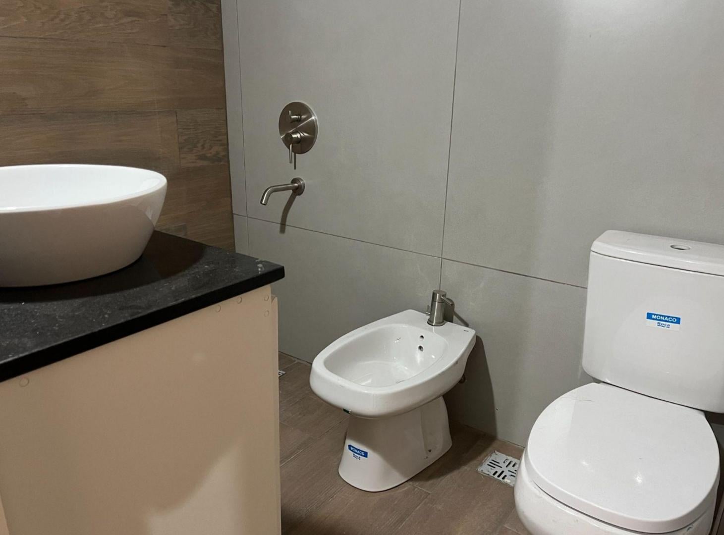 Foto de VENTA MONOAMBIENTE REFACCIONADO - VILLA DEL PARQUE, imagen 4