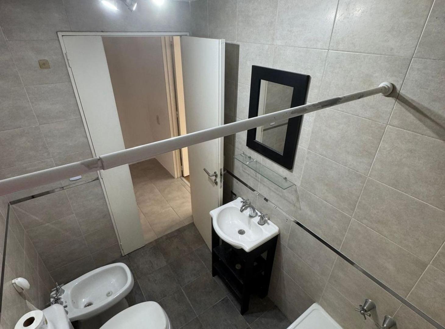 Foto de VENTA 3 AMBIENTES C/2 COCHERAS Y PILETA-BALVANERA, imagen 4