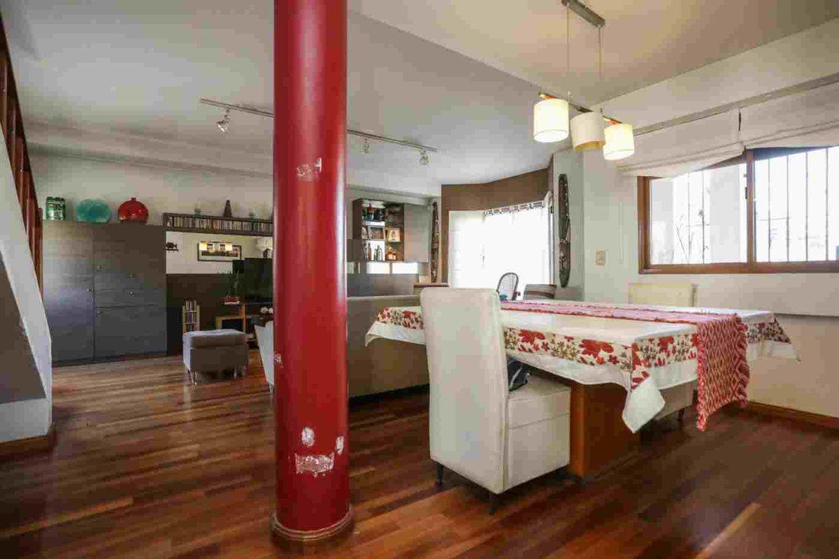 Foto de Triplex Olivos 4 ambientes cochera acepta Permuta, imagen 3