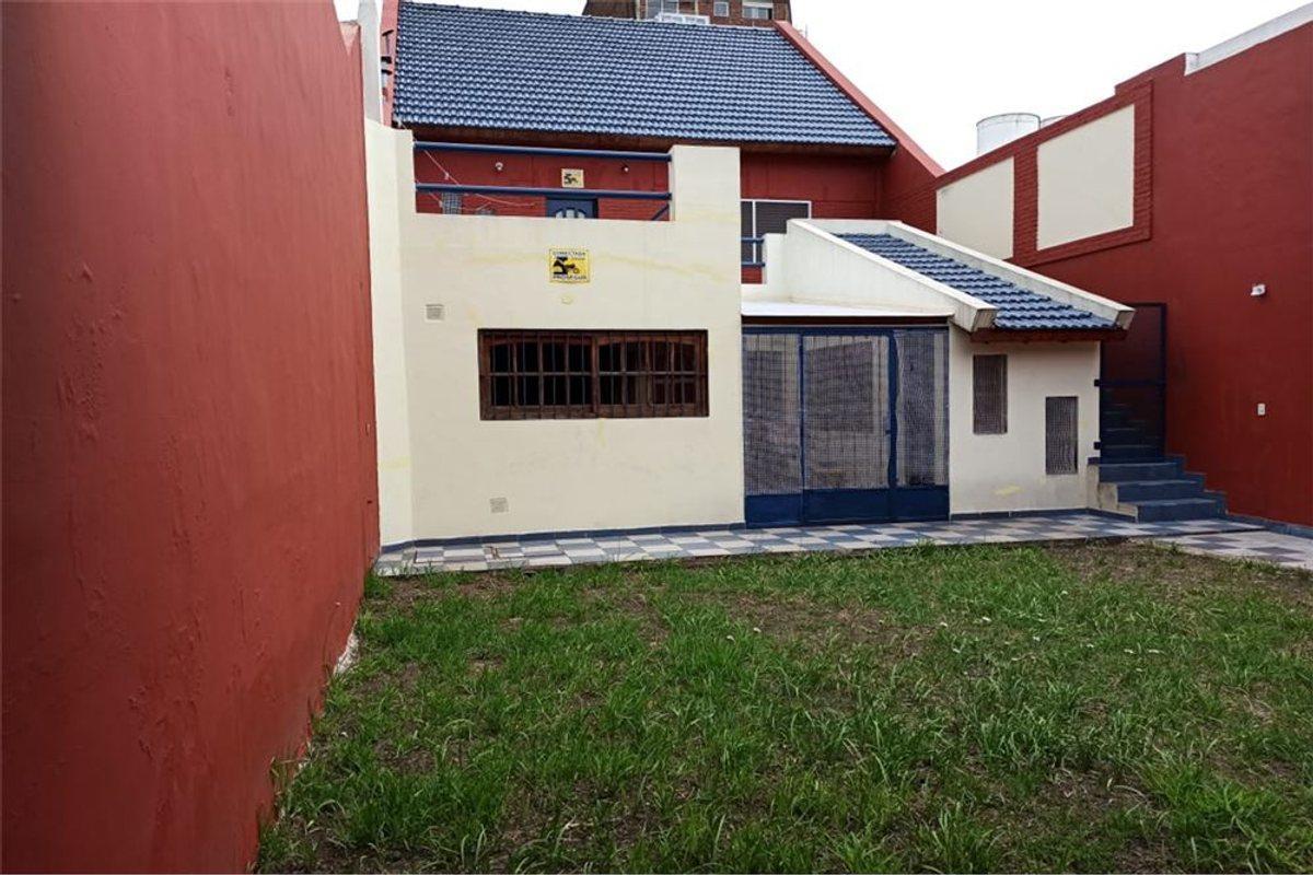 Foto de VENTA CASA 6 AMBIENTES BOEDO 4 COCHERAS AP CRED, imagen 1