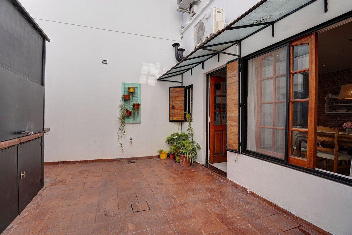 Foto de VENTA PH 5 AMB VILLA DEVOTO CON PATIO REFACCIONADO, imagen 5