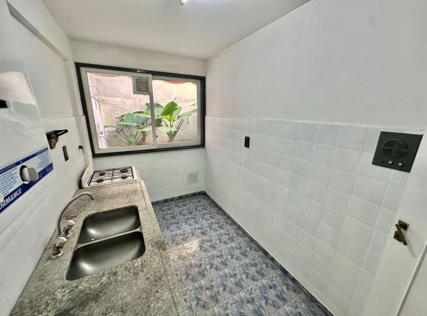 Foto de Venta departamento 2 ambientes con dos patios!, imagen 5