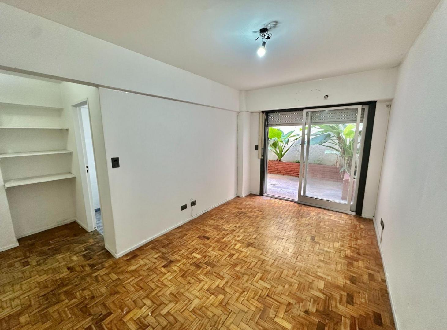 Foto de Venta departamento 2 ambientes con dos patios!, imagen 3