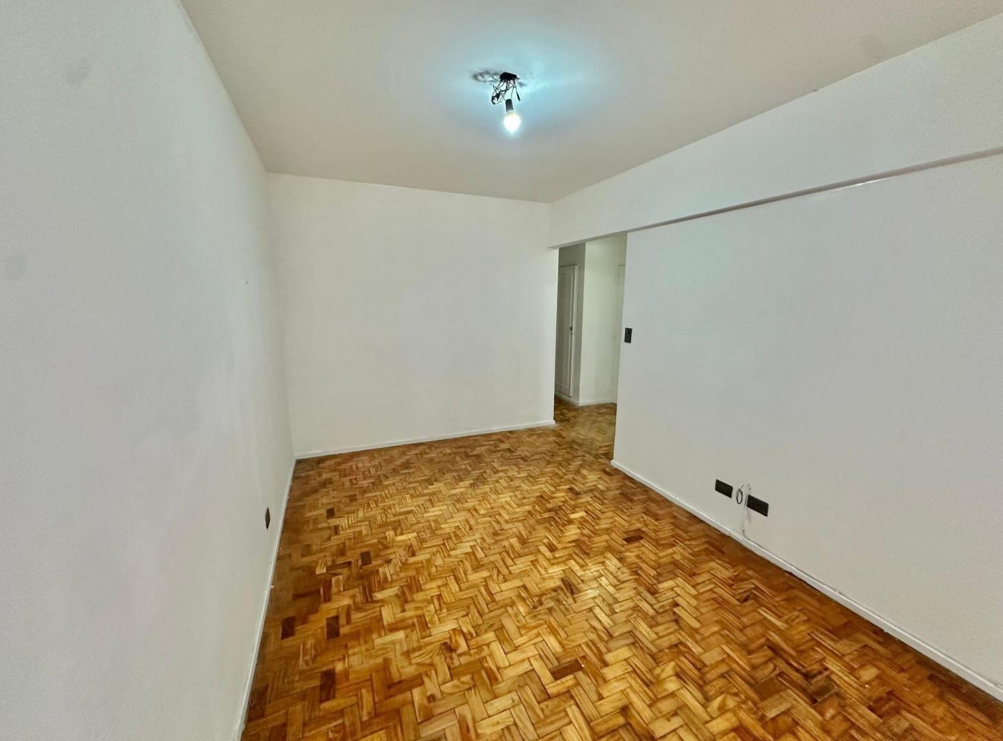 Foto de Venta departamento 2 ambientes con dos patios!, imagen 2