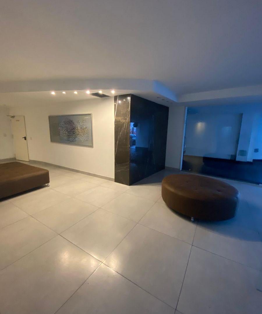 Exclusivo Ambiente Amplio , PISO ALTO FRENTE. LUZ Y Sol.