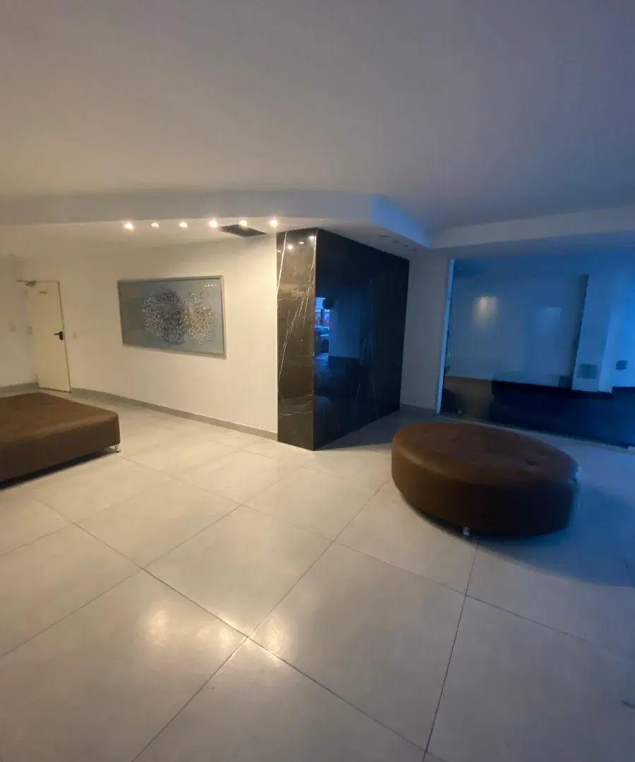 Exclusivo Ambiente Amplio , PISO ALTO FRENTE. LUZ Y Sol. 1