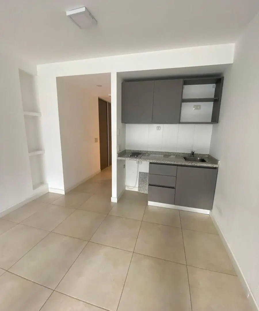 Exclusivo Ambiente Amplio , PISO ALTO FRENTE. LUZ Y Sol. 3