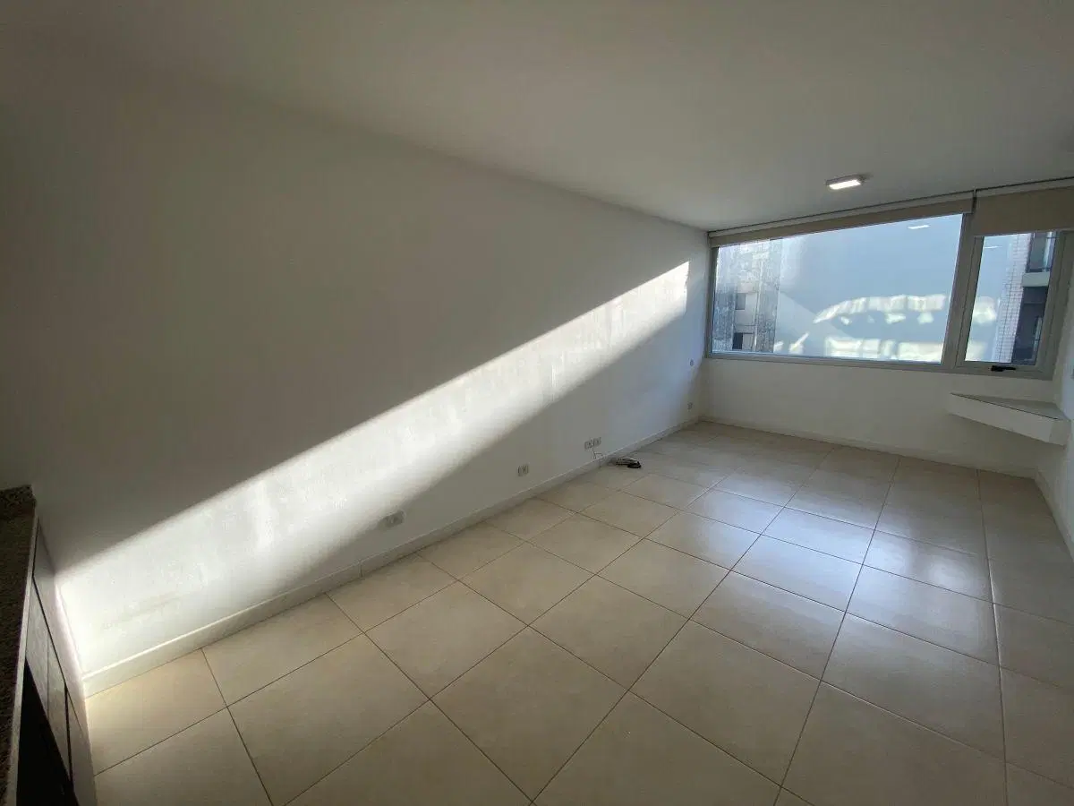 Hermoso Ambiente Divisible . Categoría. Seg 24. Pileta. Jardin. Laundry. 1