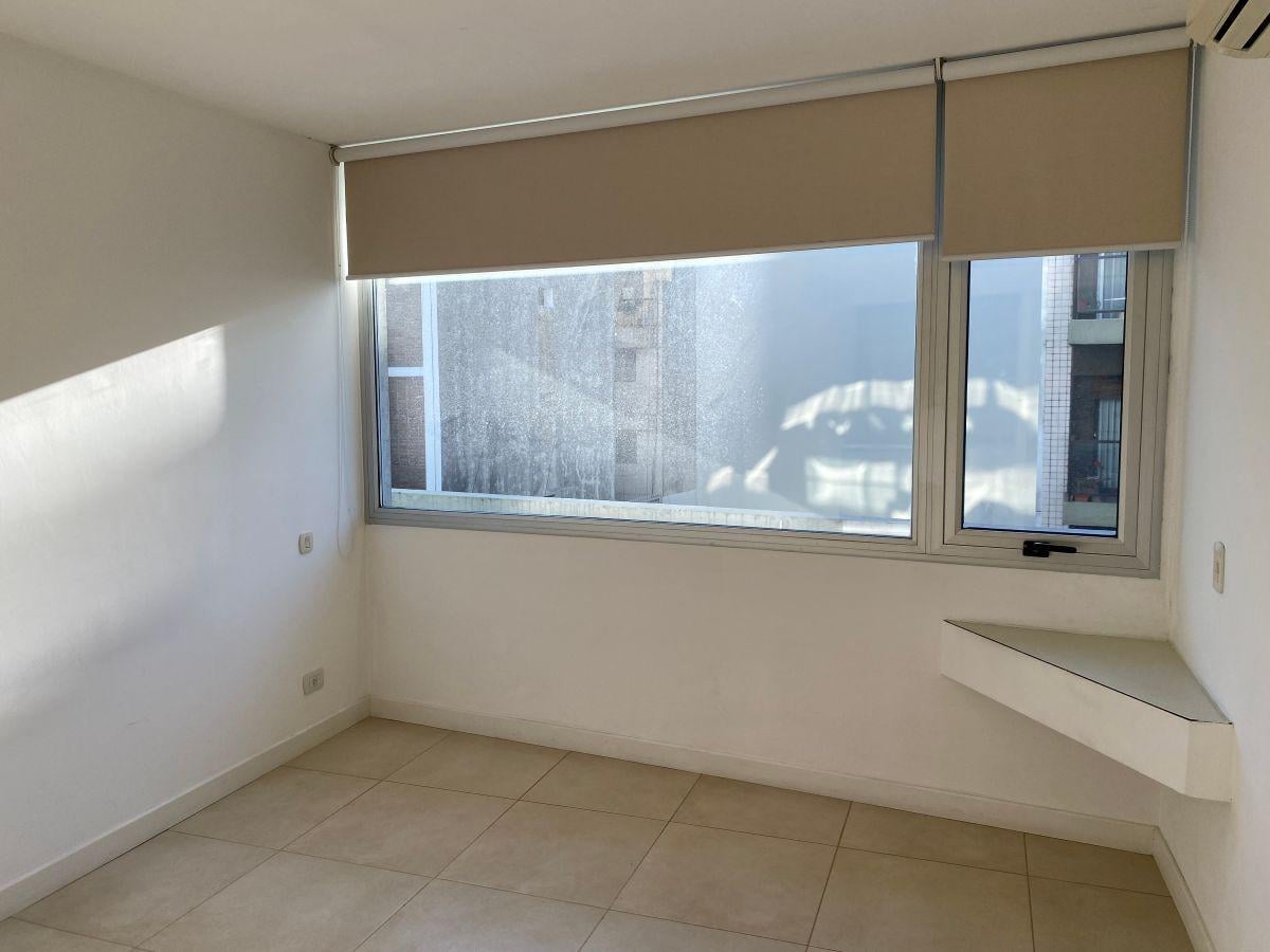 Foto de Exclusivo y Hermoso Ambiente frente ,Luz. Sol.Seg. 24 hs. Pileta, imagen 4