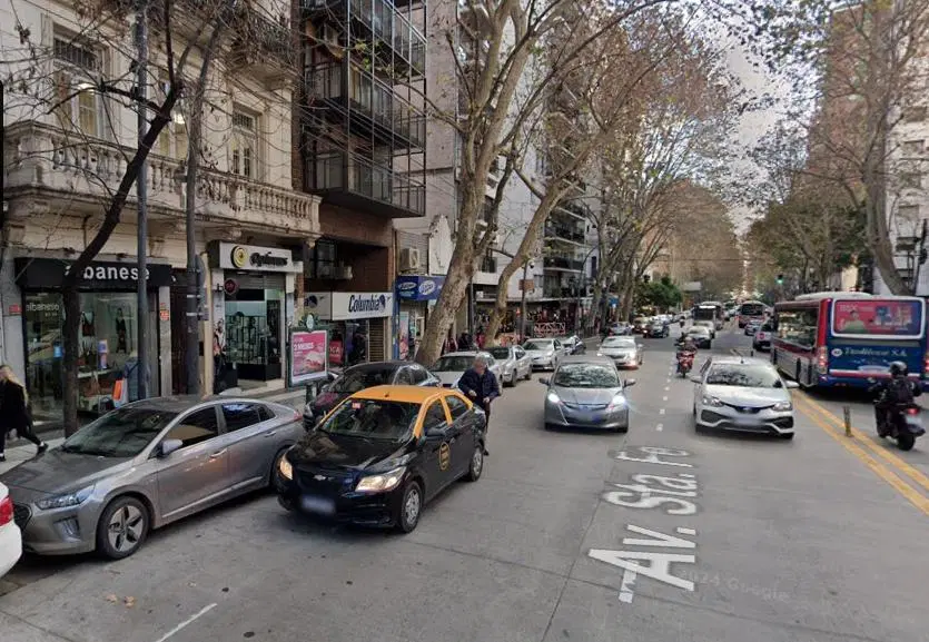 A la Venta, local sobre Av. Santa Fe, 3 plantas 4