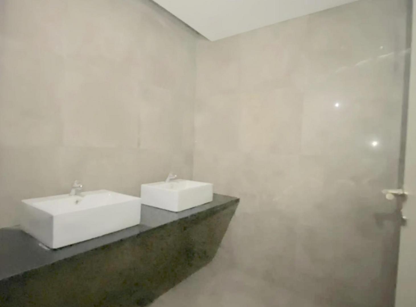 Foto de Edificio con 4500 m² en venta en San Nicolás - Oportunidad, imagen 2